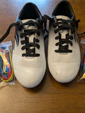 Zephz Wide Traxx Soccer Cleats